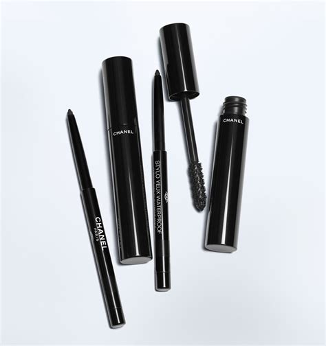 how to apply chanel le volume mascara|Chanel noir mascara boots.